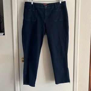 Chaps Women’s Dark Wash Jeans. NWOT